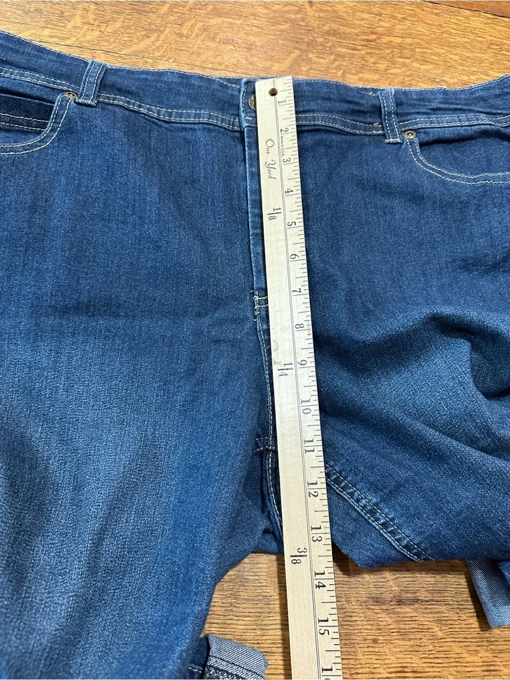 Chico's Dark Blue Cropped capri Jeans sz 2.5 or approx 14